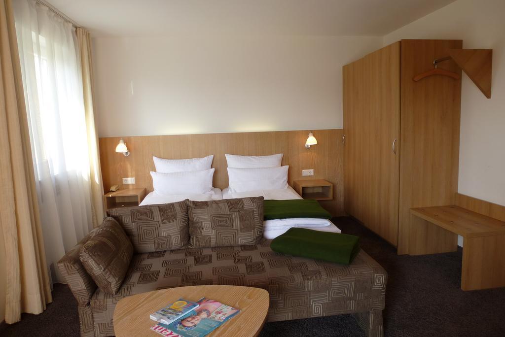 Hotel Alpenblick Garni Uberlingen Habitación foto